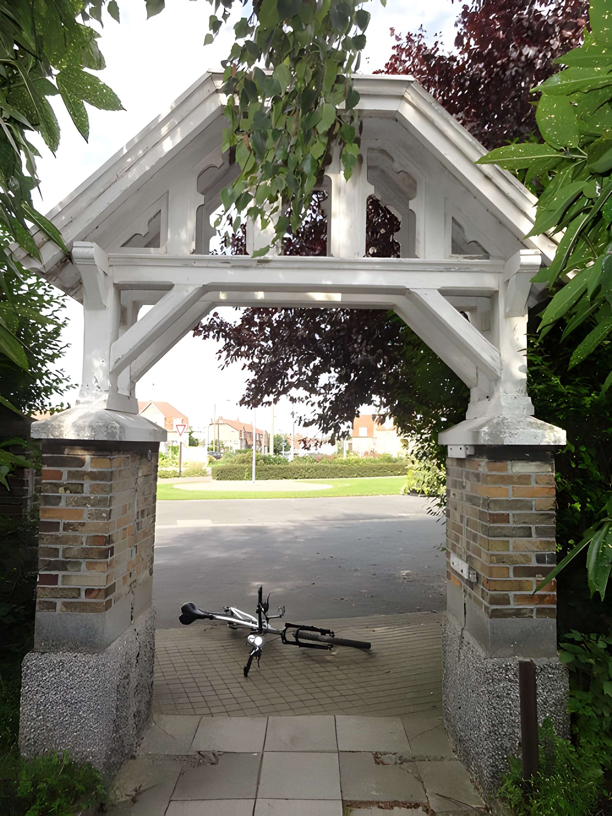 Presbytères français et polonais de l'église Notre-Dame-des-Mineurs de Waziers