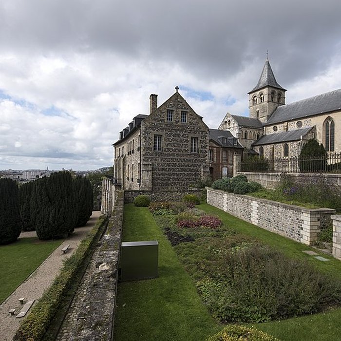 Photo de Ancien château deau, dit aussi Rotonde de Graville