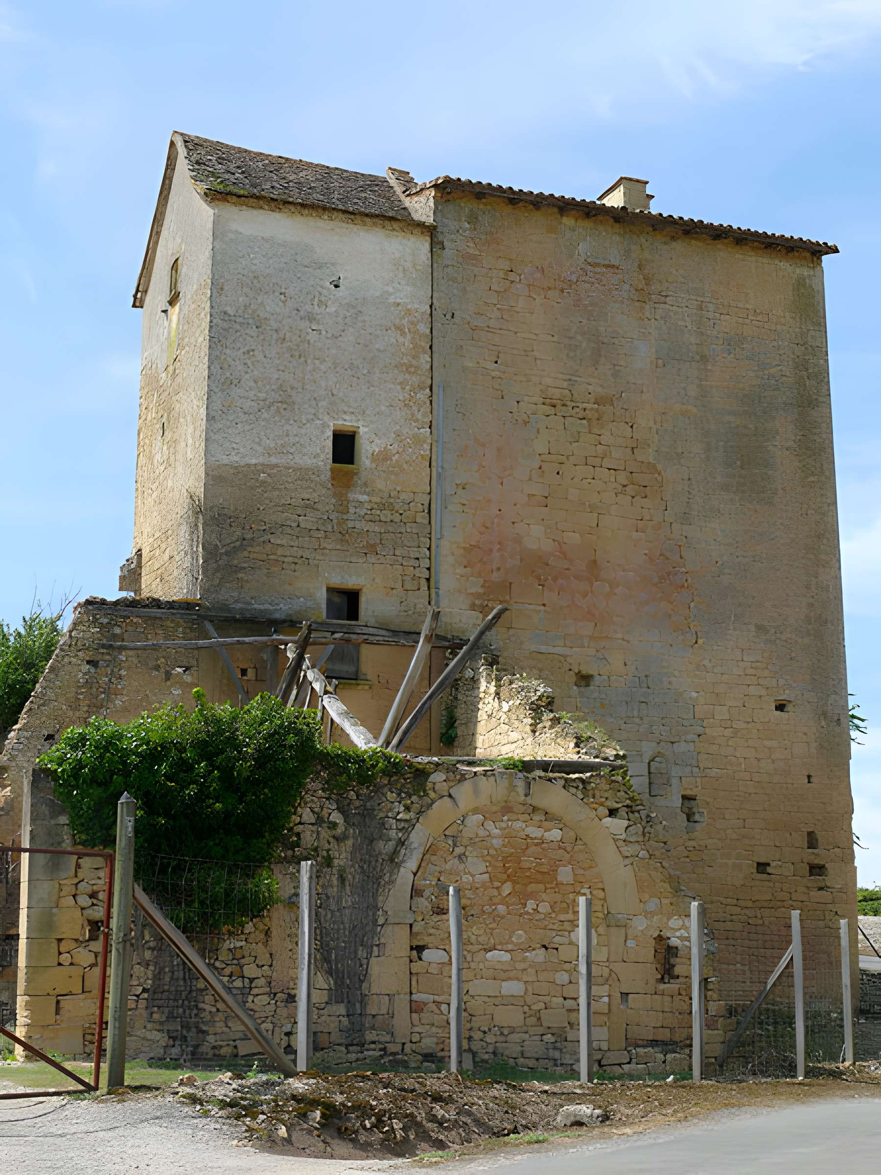 Prieuré de Sainte-Croix-de-Beaumont
