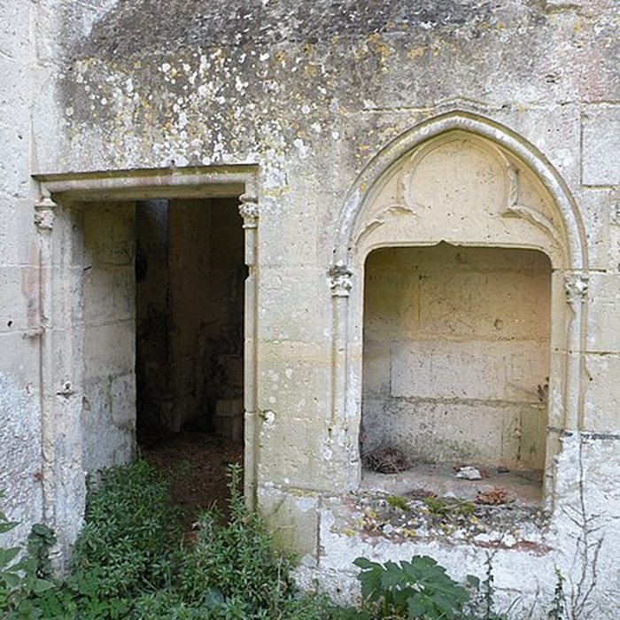 Photo de Ruines du prieuré de Saint-Pierre-en-Chastres dans la forêt de Compiègne