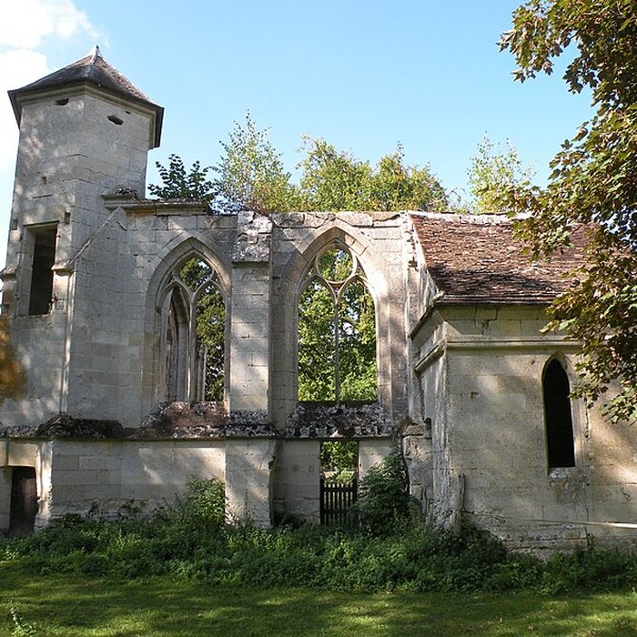 Photo de Ruines du prieuré de Saint-Pierre-en-Chastres dans la forêt de Compiègne