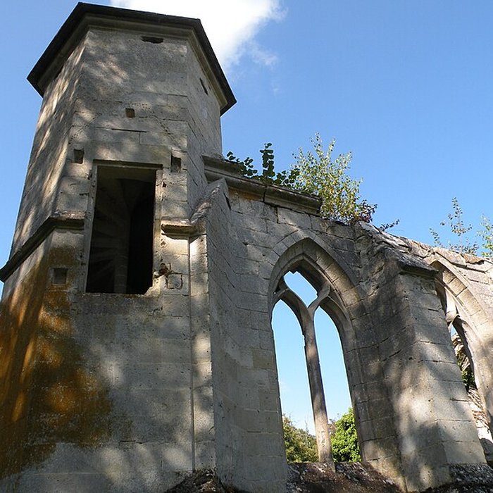 Photo de Ruines du prieuré de Saint-Pierre-en-Chastres dans la forêt de Compiègne