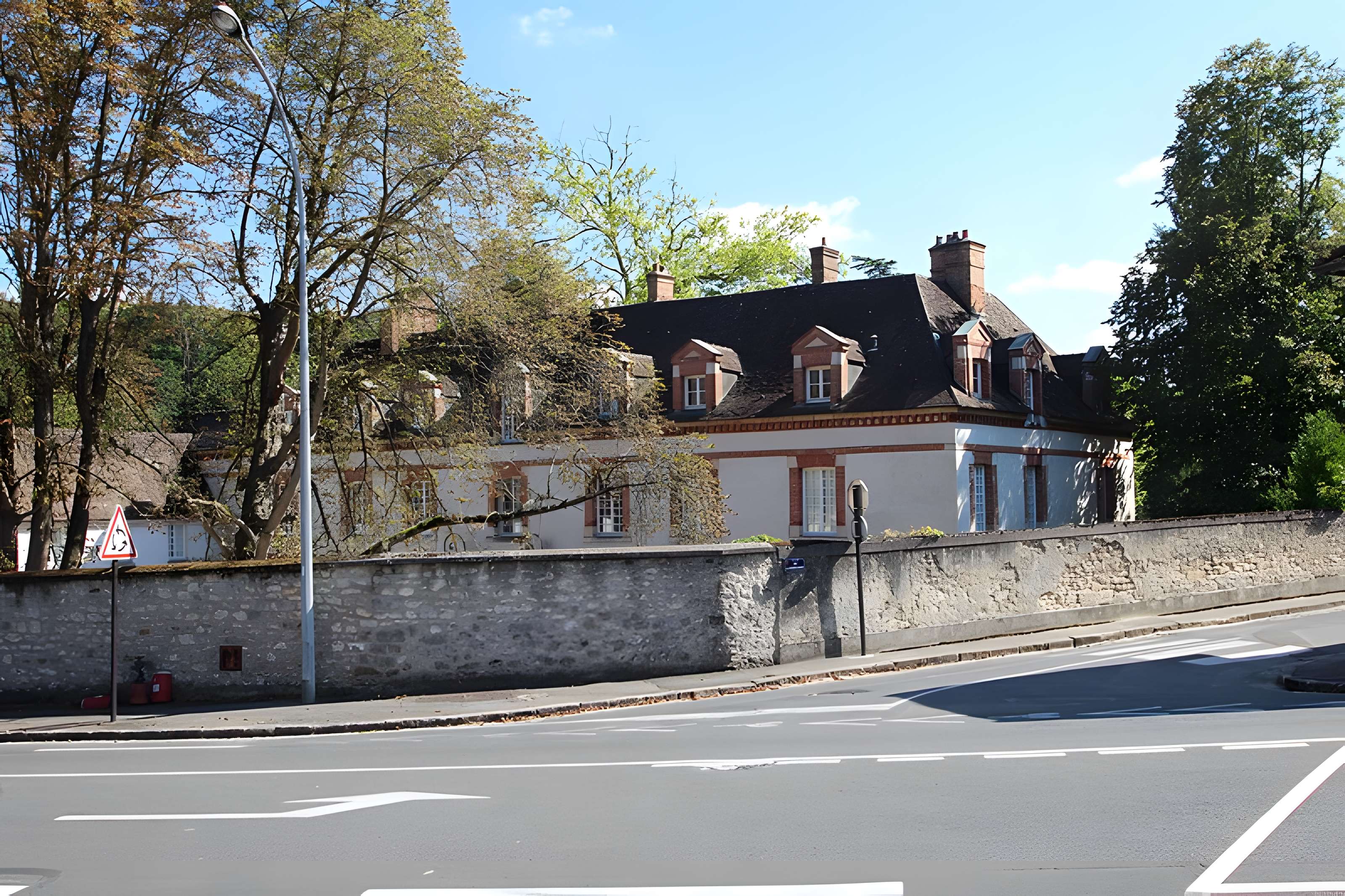 Prieuré des Basses-Loges