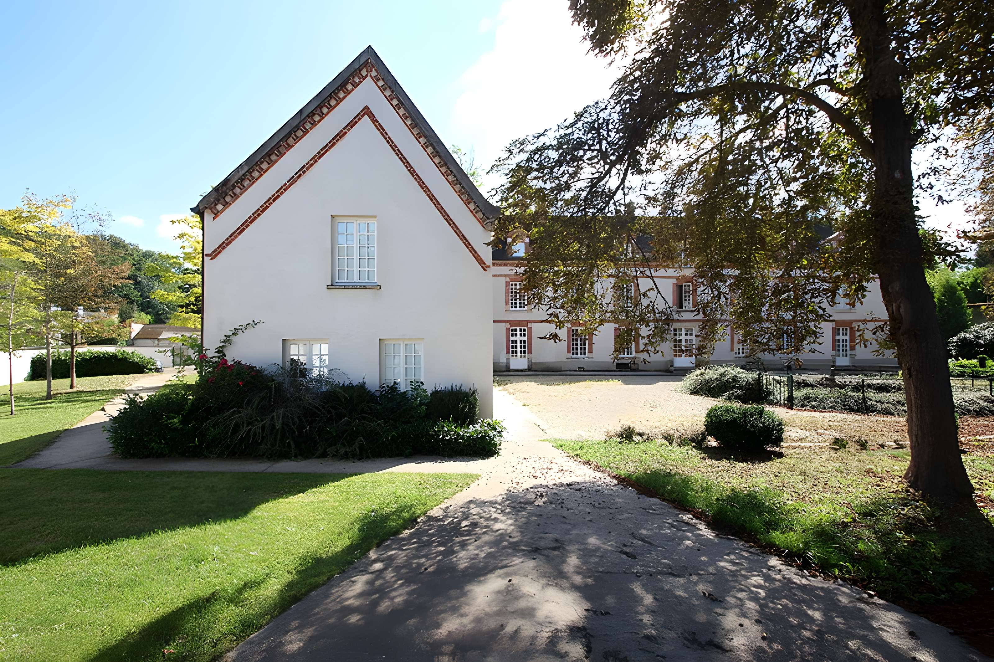 Prieuré des Basses-Loges