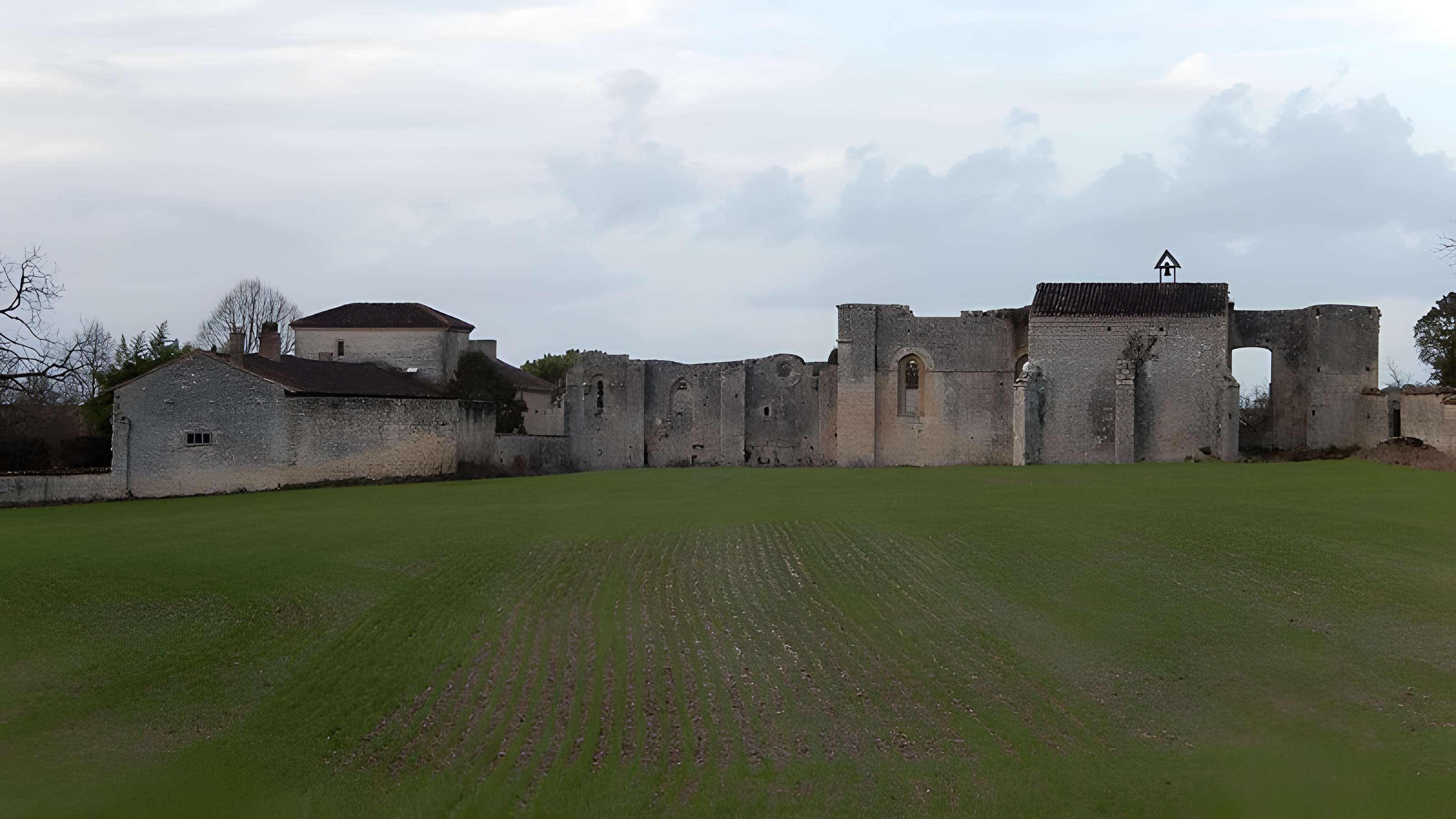 Prieuré Notre-Dame-d'Oulmes