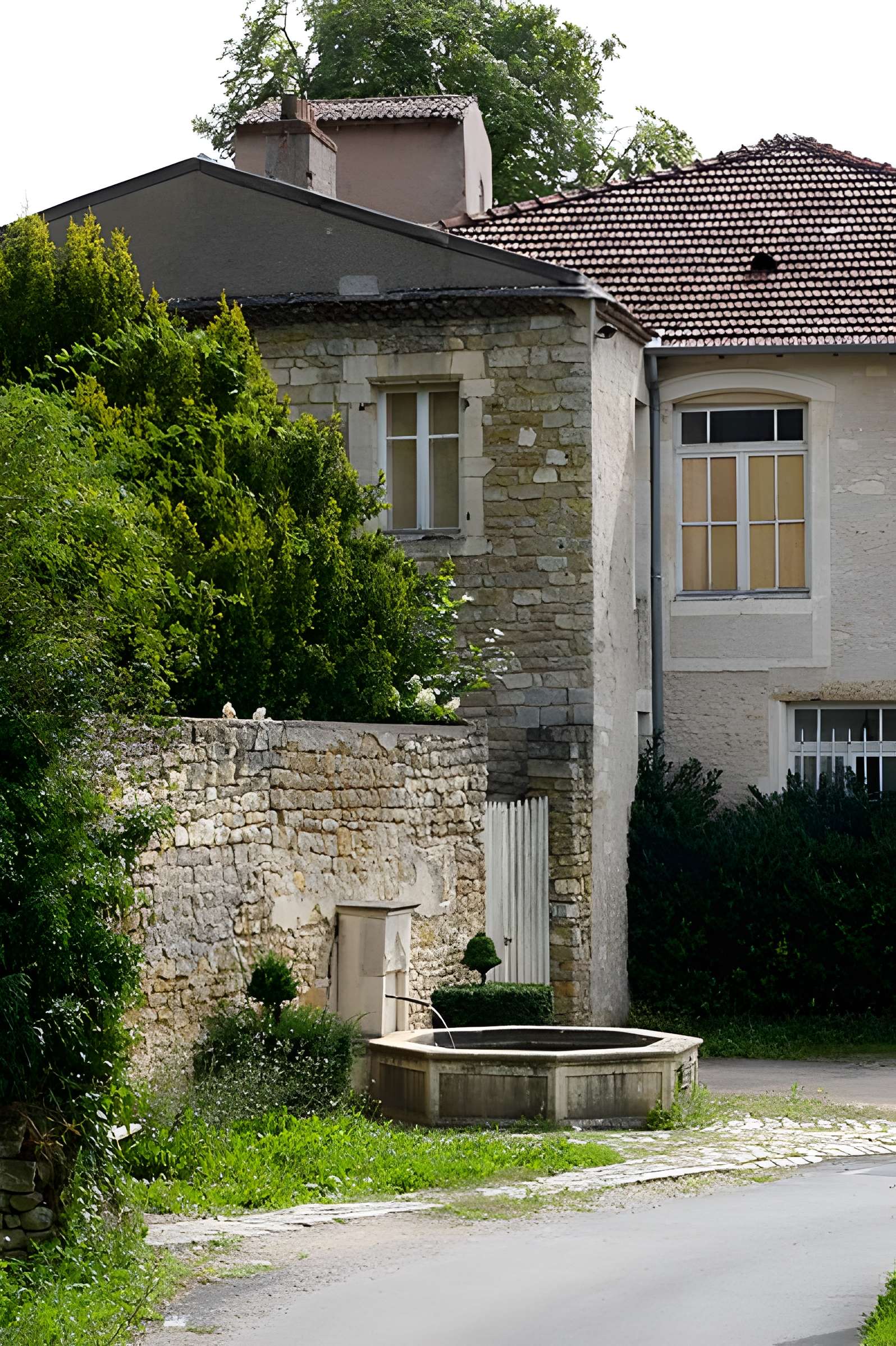 Prieuré Saint-Arnou de Lay-Saint-Christophe