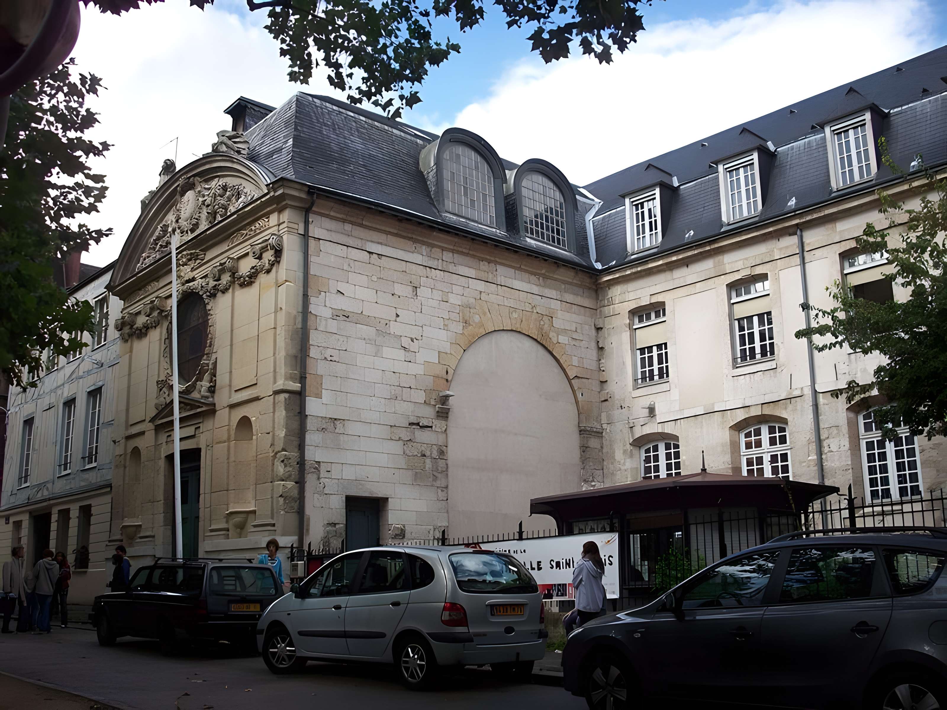 Prieuré Saint-Louis-de-la-Rougemare 