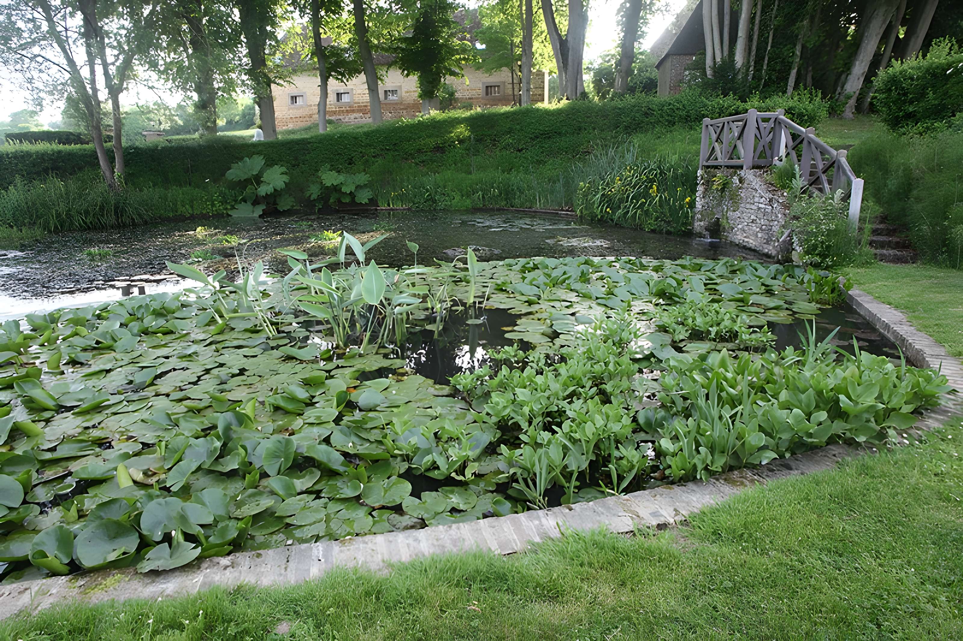 Prieuré Saint-Michel de Crouttes