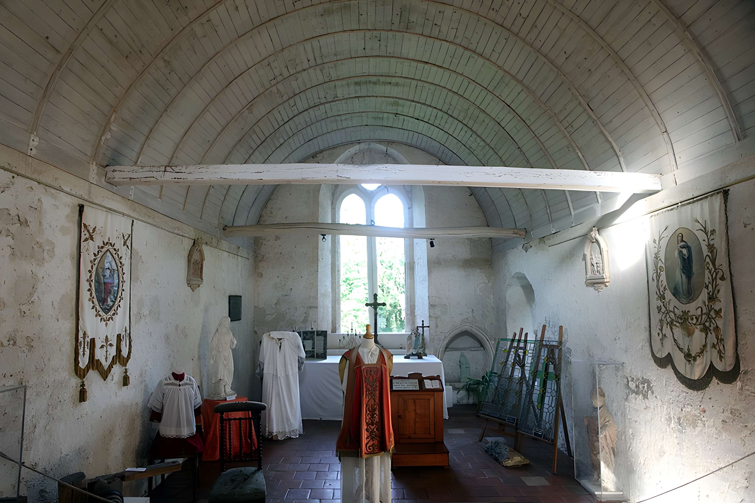 Prieuré Saint-Michel de Crouttes