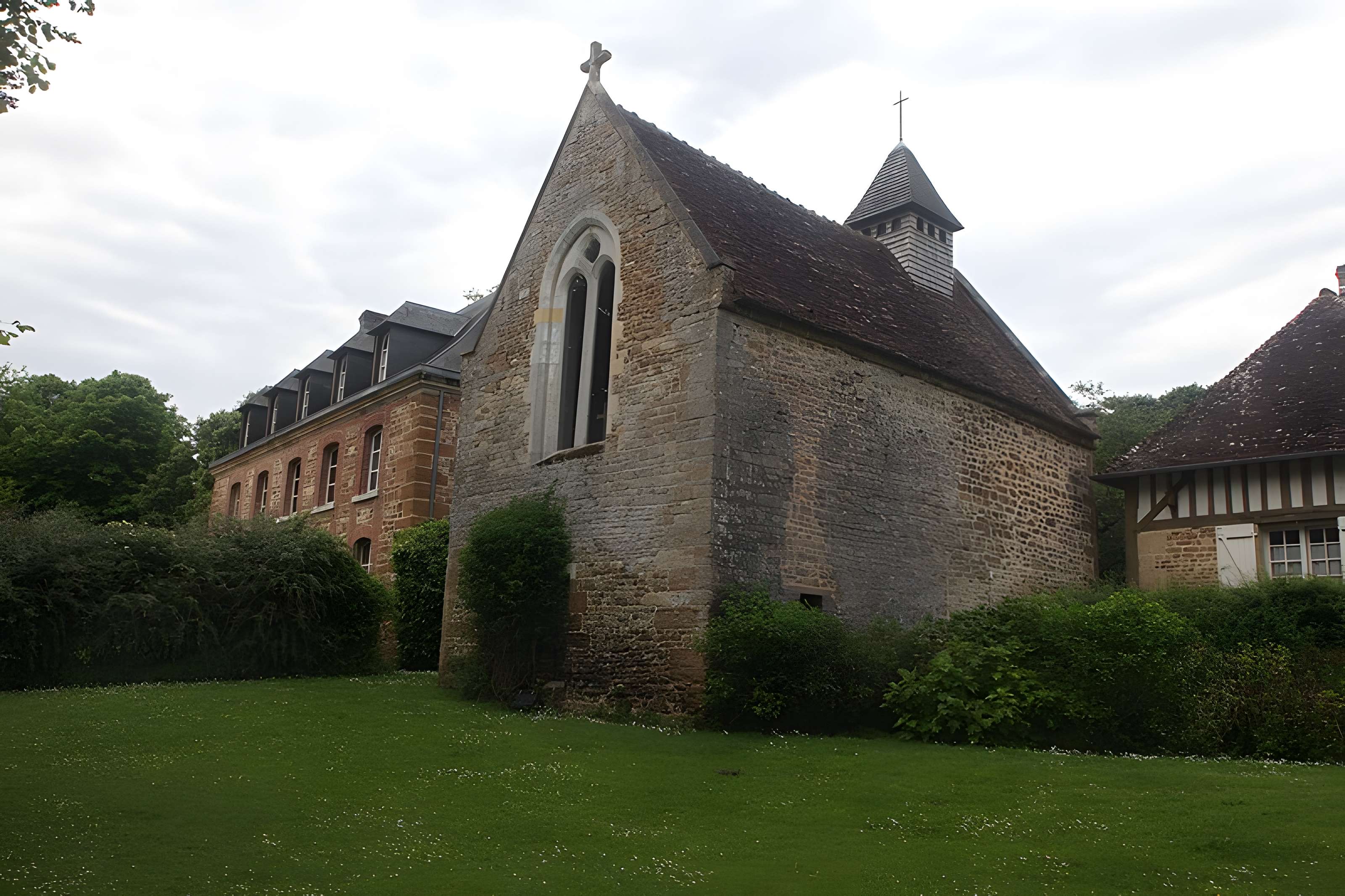 Prieuré Saint-Michel de Crouttes