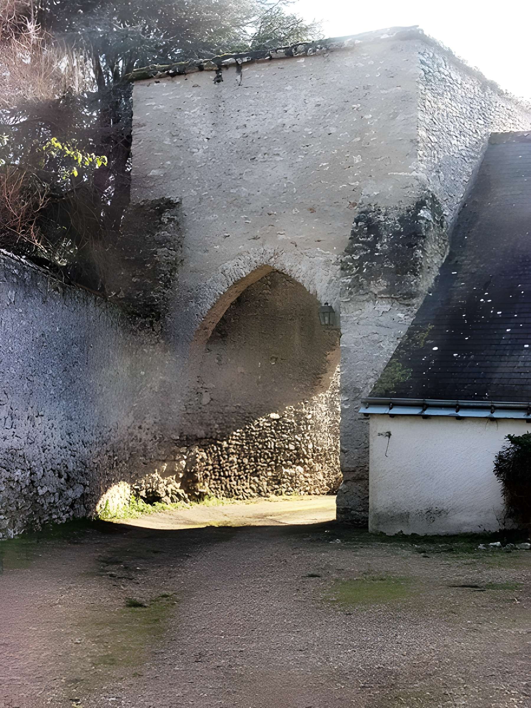 Prieuré Saint-Pierre de Vontes