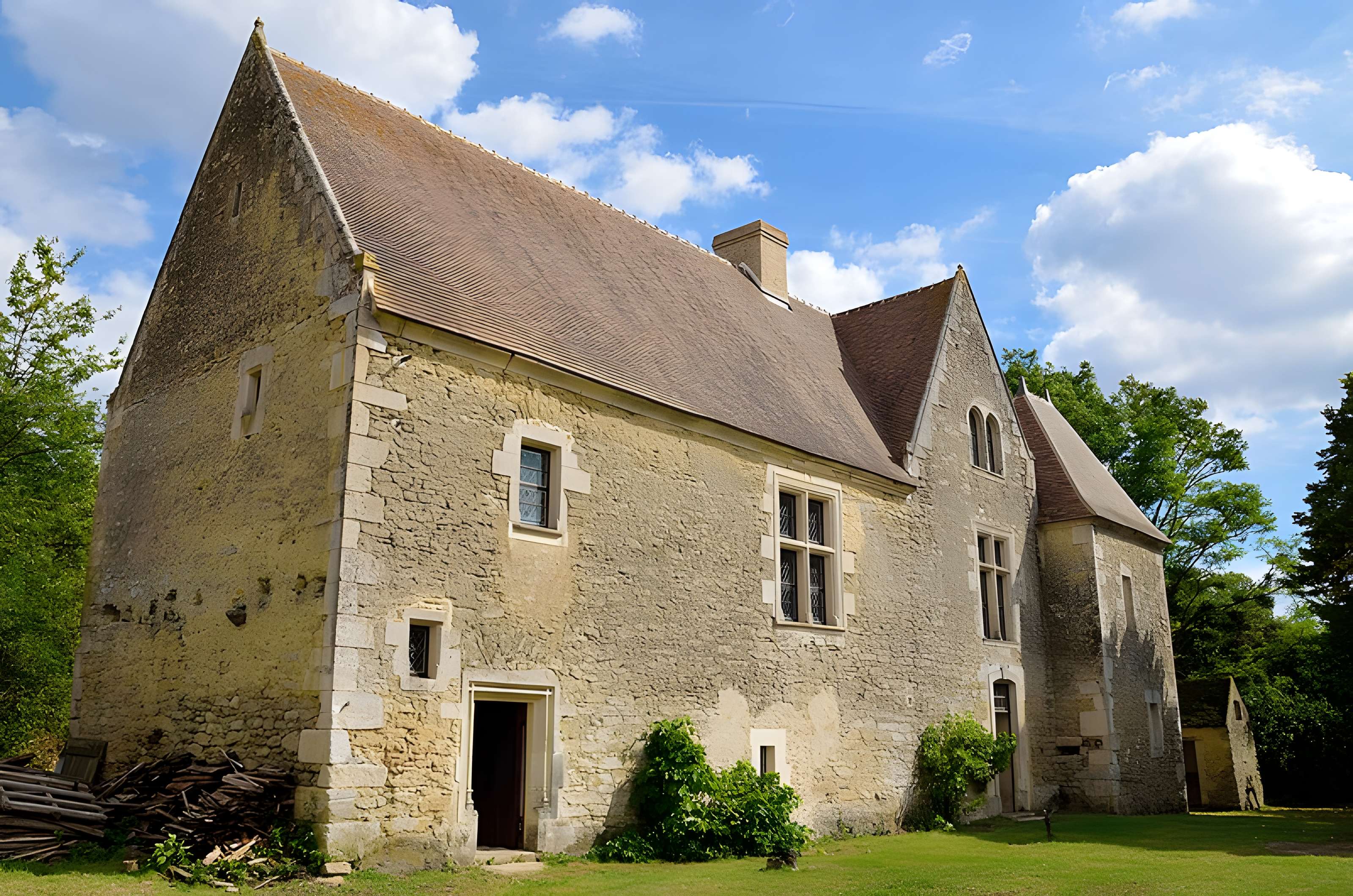 Prieuré Saint-Symphorien de Marolles-les-Braults