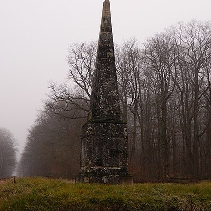 Photo de Pyramide de Genillé à Ferrière-sur-Beaulieu