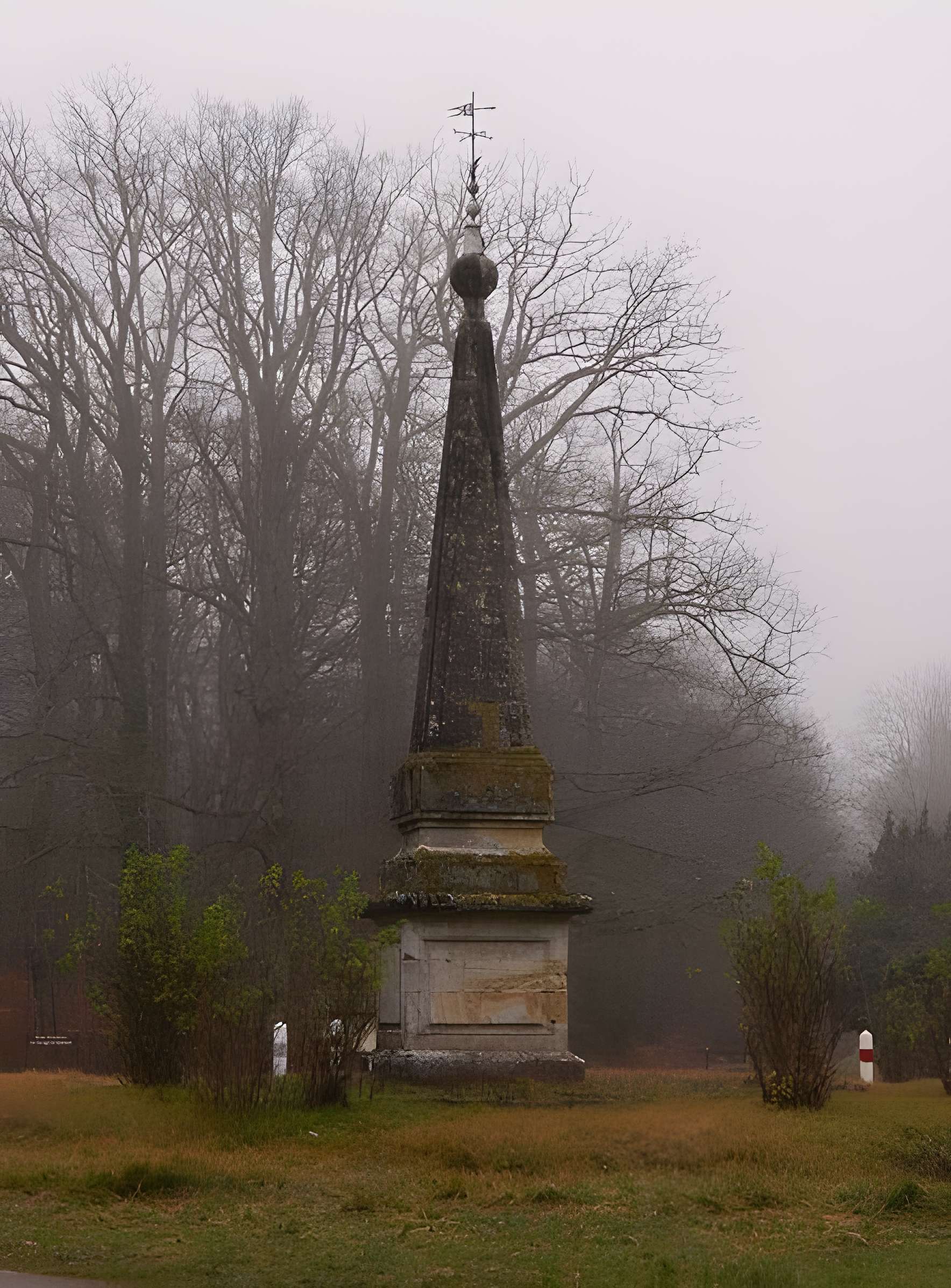 Pyramide de Genillé à Ferrière-sur-Beaulieu 