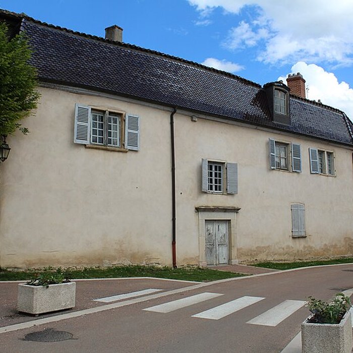 Photo de Relais de poste Chemin du Chardonnat à Guéreins