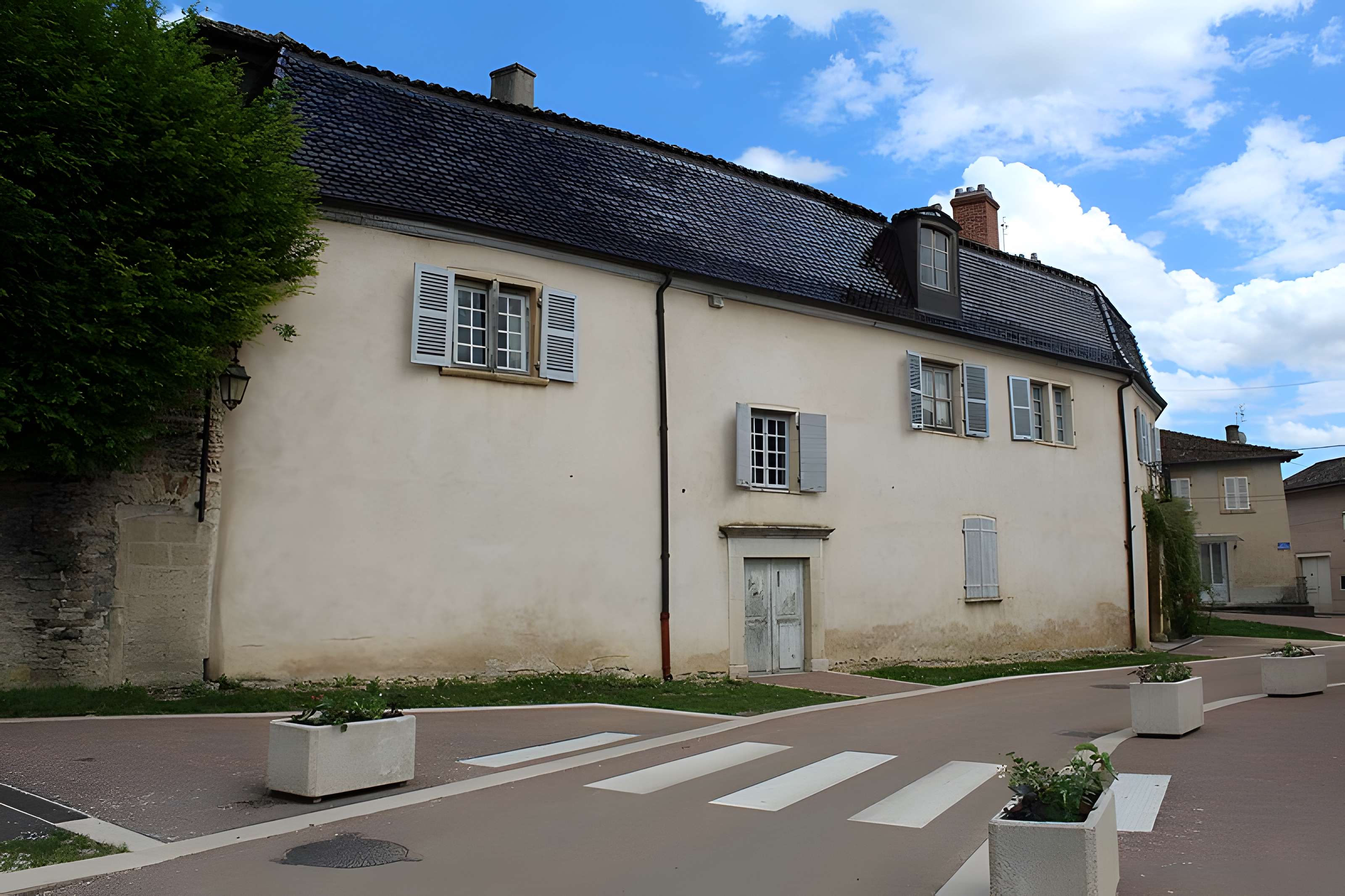 Relais de poste Chemin du Chardonnat à Guéreins