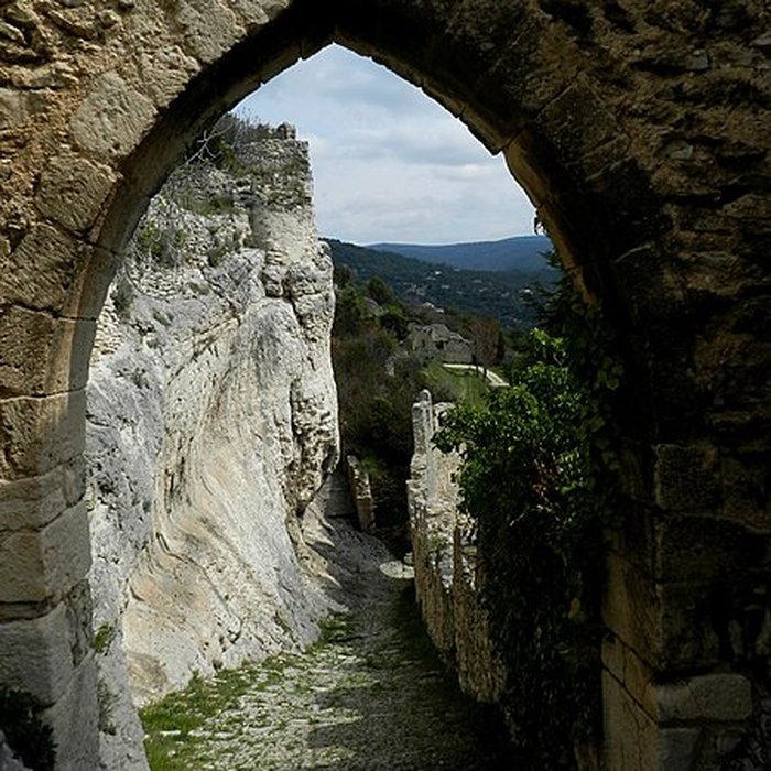 Photo de Ruine du Château de Saint-Saturnin-lès-Apt