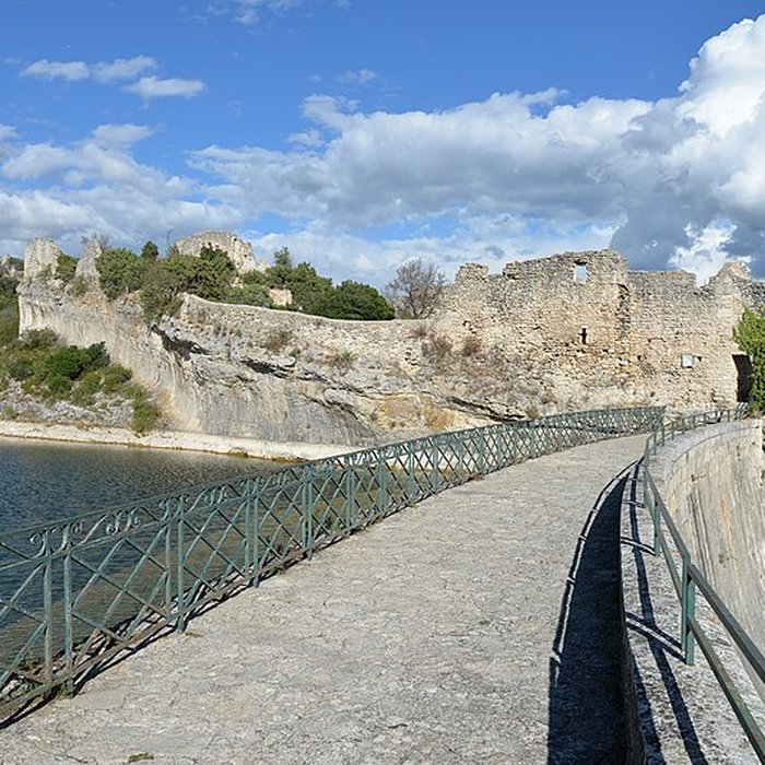Photo de Ruine du Château de Saint-Saturnin-lès-Apt