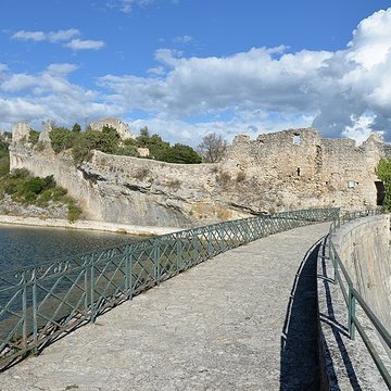 Ruine du Château de Saint-Saturnin-lès-Apt