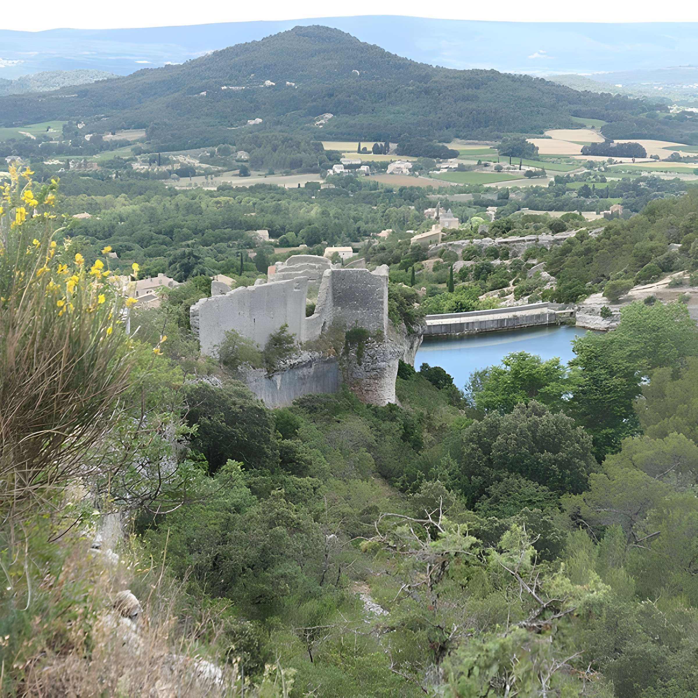 Ruine du Château de Saint-Saturnin-lès-Apt