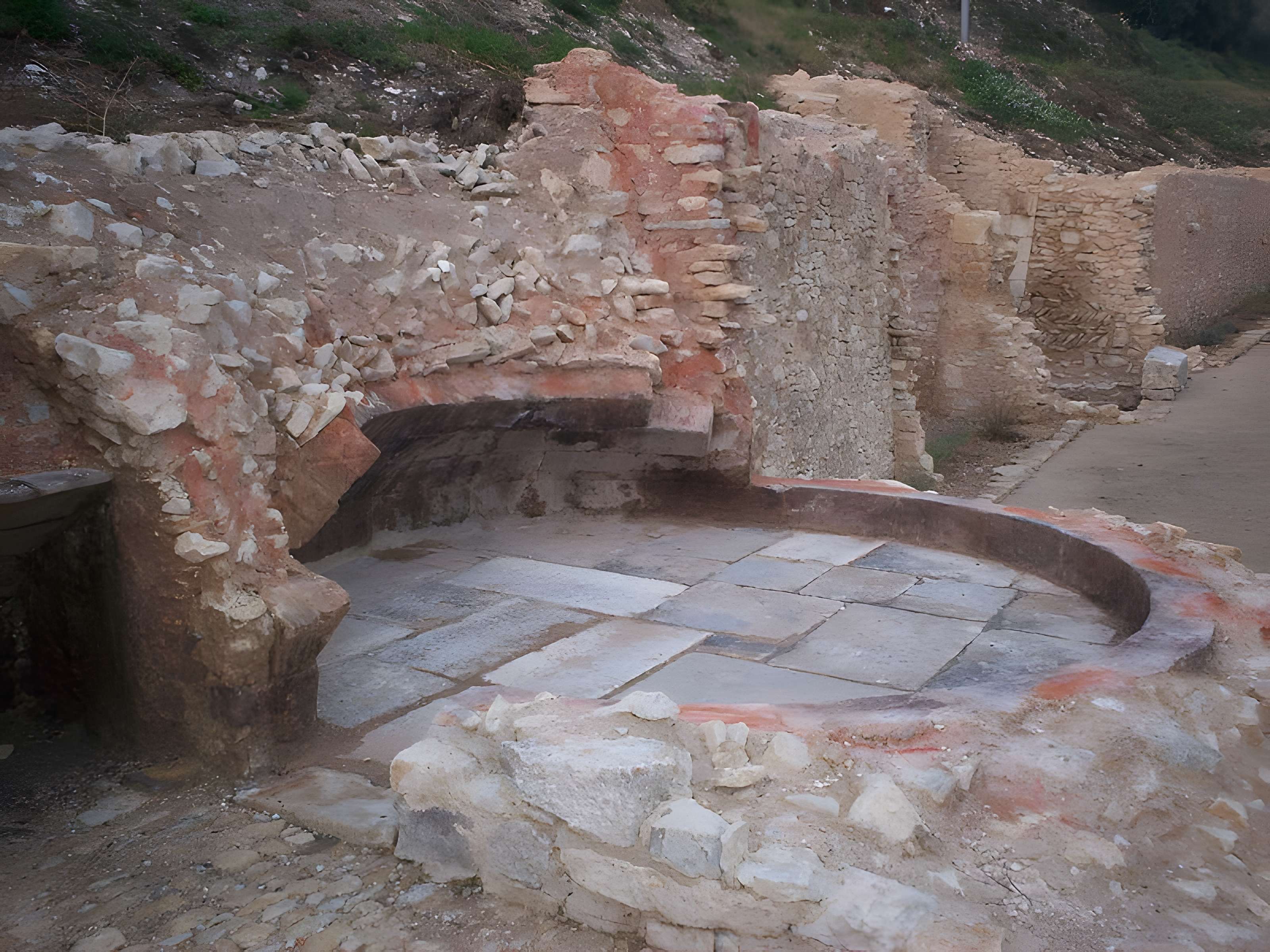 Ruine du Château de Saint-Saturnin-lès-Apt