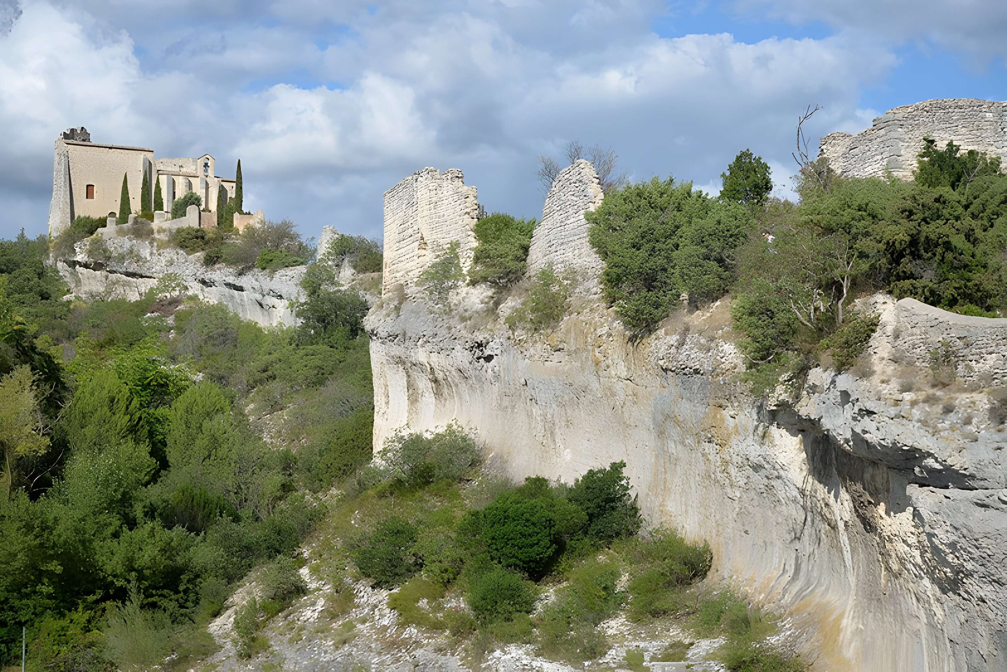 Ruine du Château de Saint-Saturnin-lès-Apt