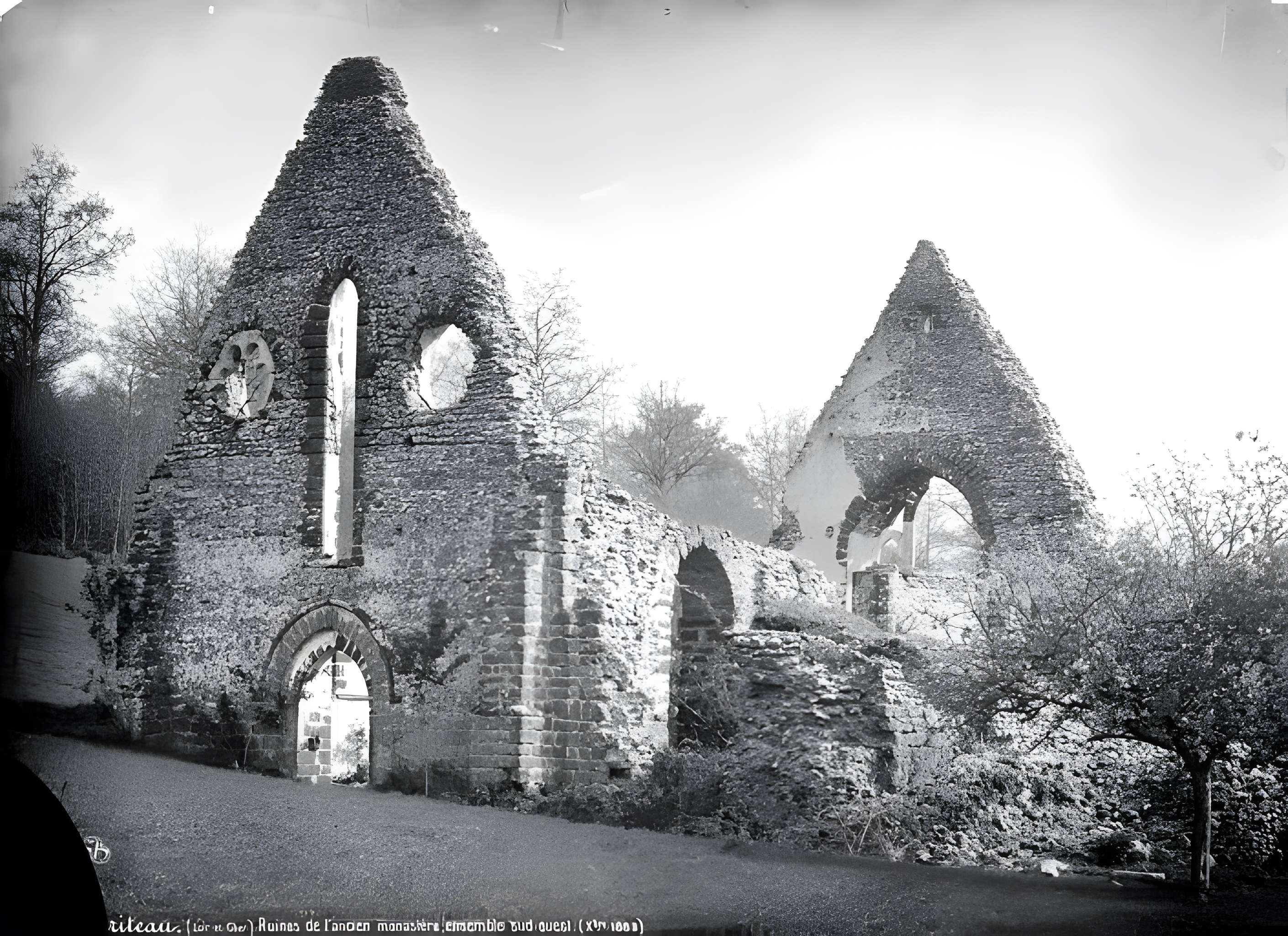 Ruines de la chapelle de Guériteau à Choue 