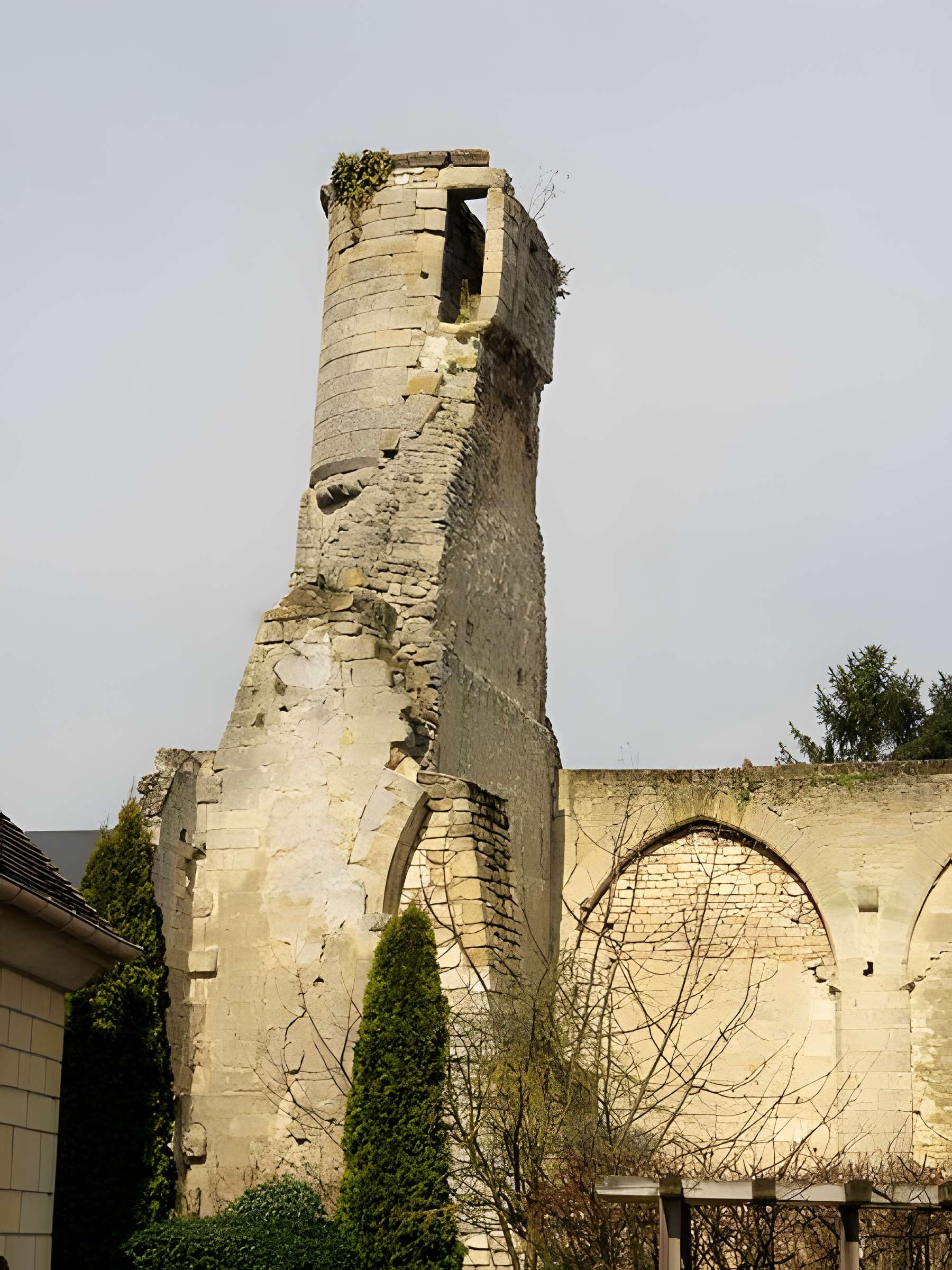Ruines de la grange aux dîmes de Cires-lès-Mello