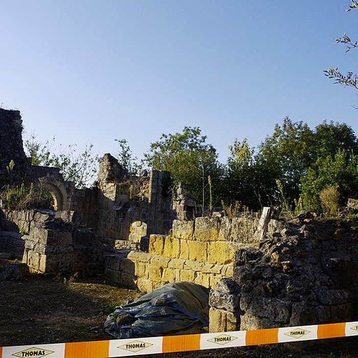 Photo de Ruines de lancienne Chapelle de Fontroubade à Lussas et Nontronneau