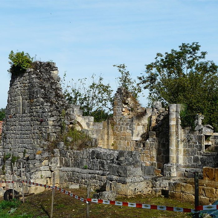 Photo de Ruines de lancienne Chapelle de Fontroubade à Lussas et Nontronneau