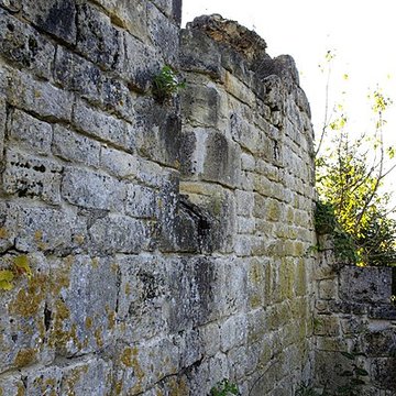 Ruines de lancienne Chapelle de Fontroubade à Lussas et Nontronneau