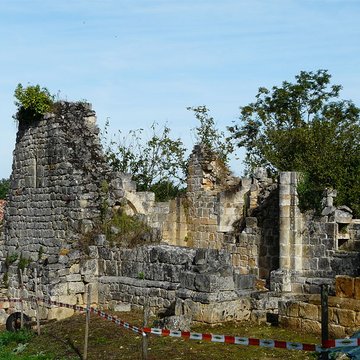 Ruines de lancienne Chapelle de Fontroubade à Lussas et Nontronneau