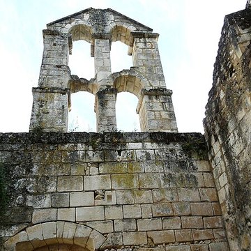 Ruines du prieuré rural de Belaygues
