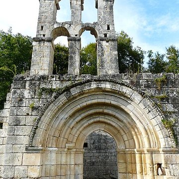 Ruines du prieuré rural de Belaygues