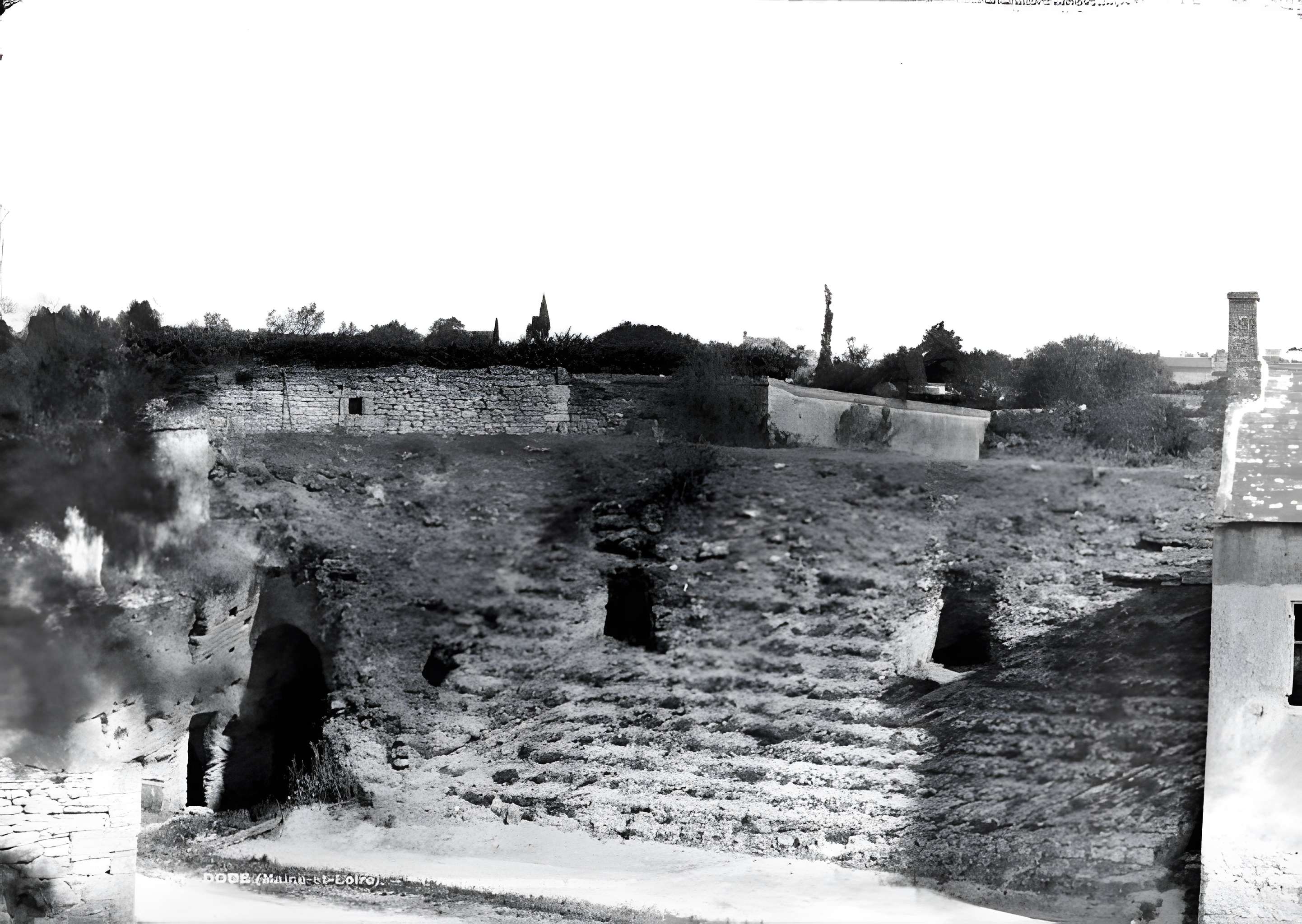 Site de la Seigneurie à Doué-la-Fontaine (Cave aux Sarcophages)