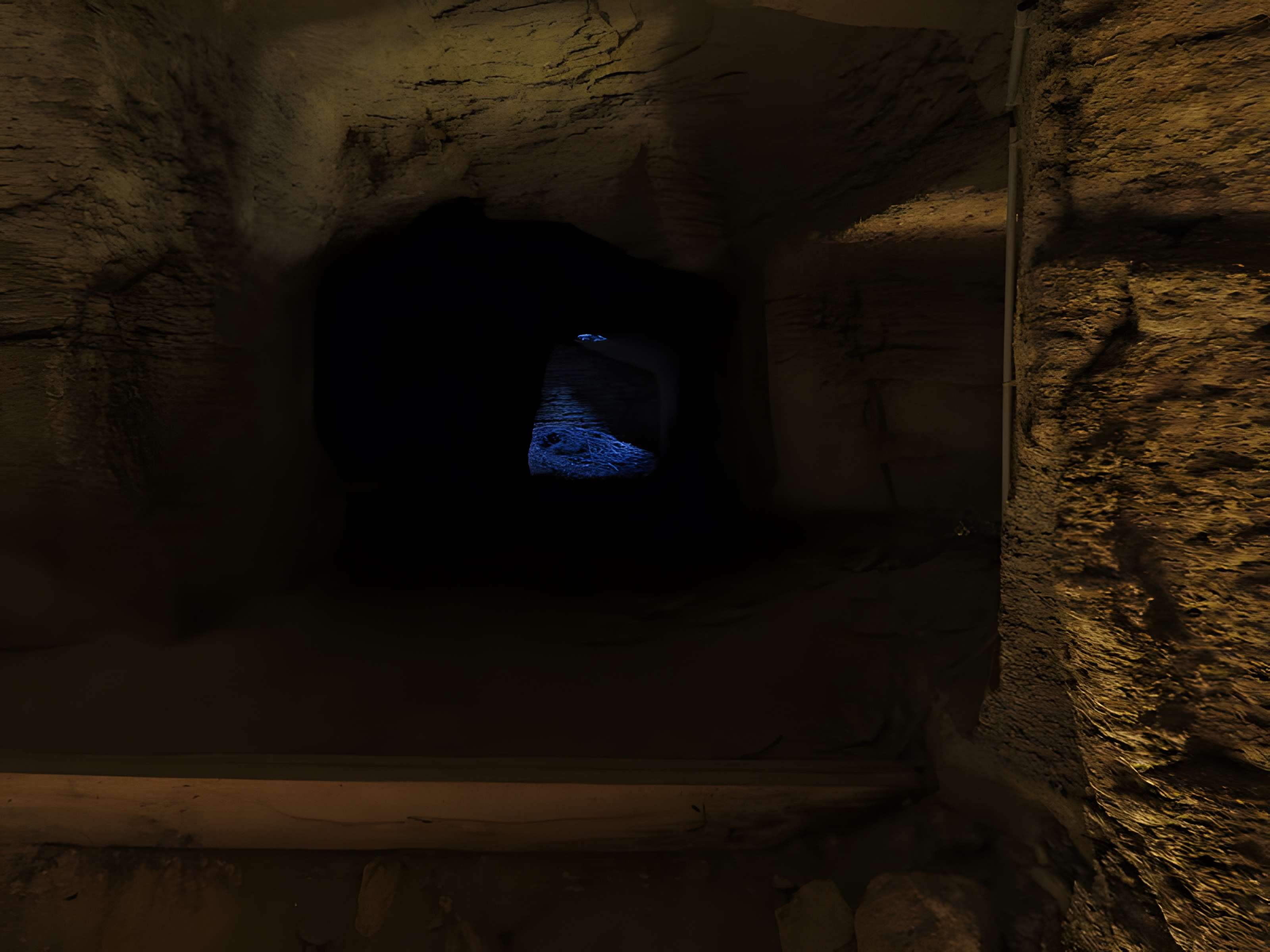 Site de la Seigneurie à Doué-la-Fontaine (Cave aux Sarcophages)