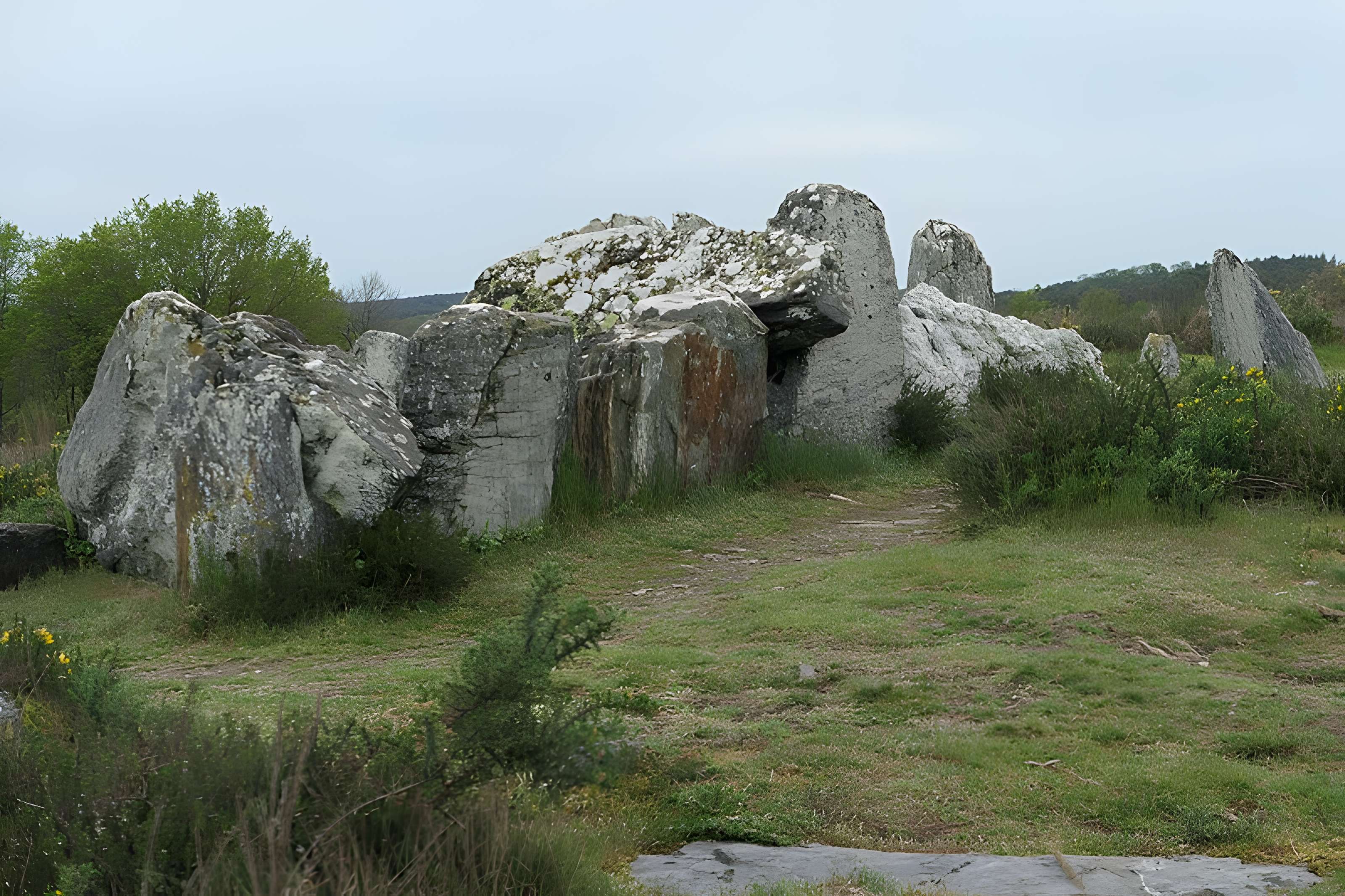 Sépulture mégalithique des Pierres Chevêches à Saint-Just