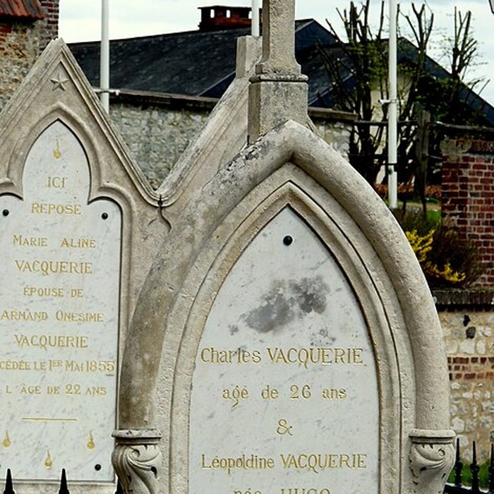 Photo de Sépultures de la famille Vacquerie - Hugo situées dans le cimetière
