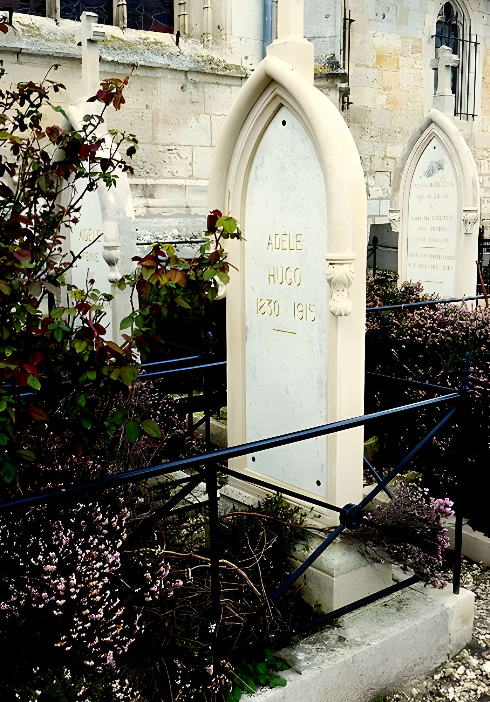 Sépultures de la famille Vacquerie - Hugo situées dans le cimetière