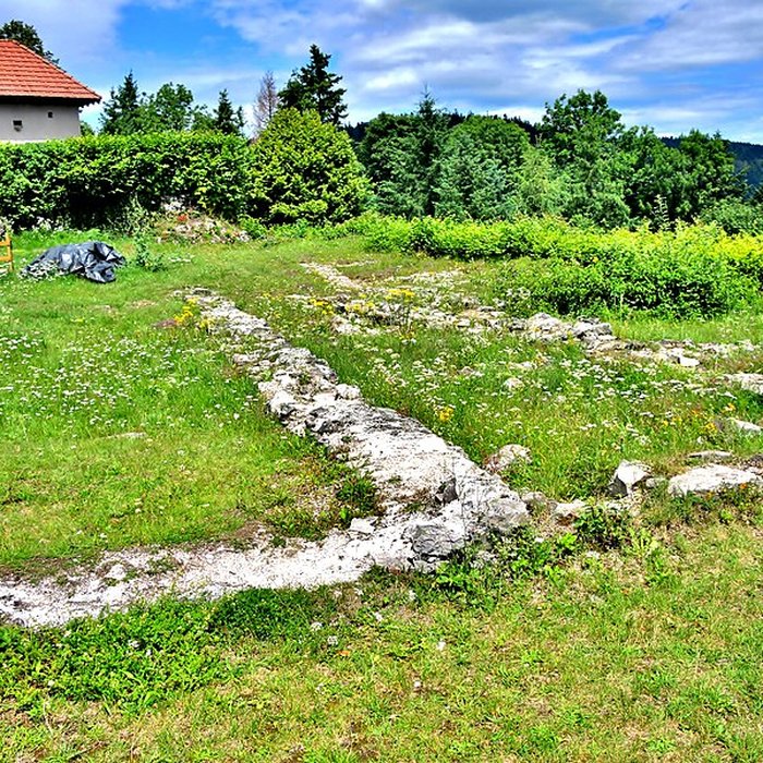 Photo de Site archéologique du Saint-Mont également sur commune de Saint-Etienne-lès-Remiremont