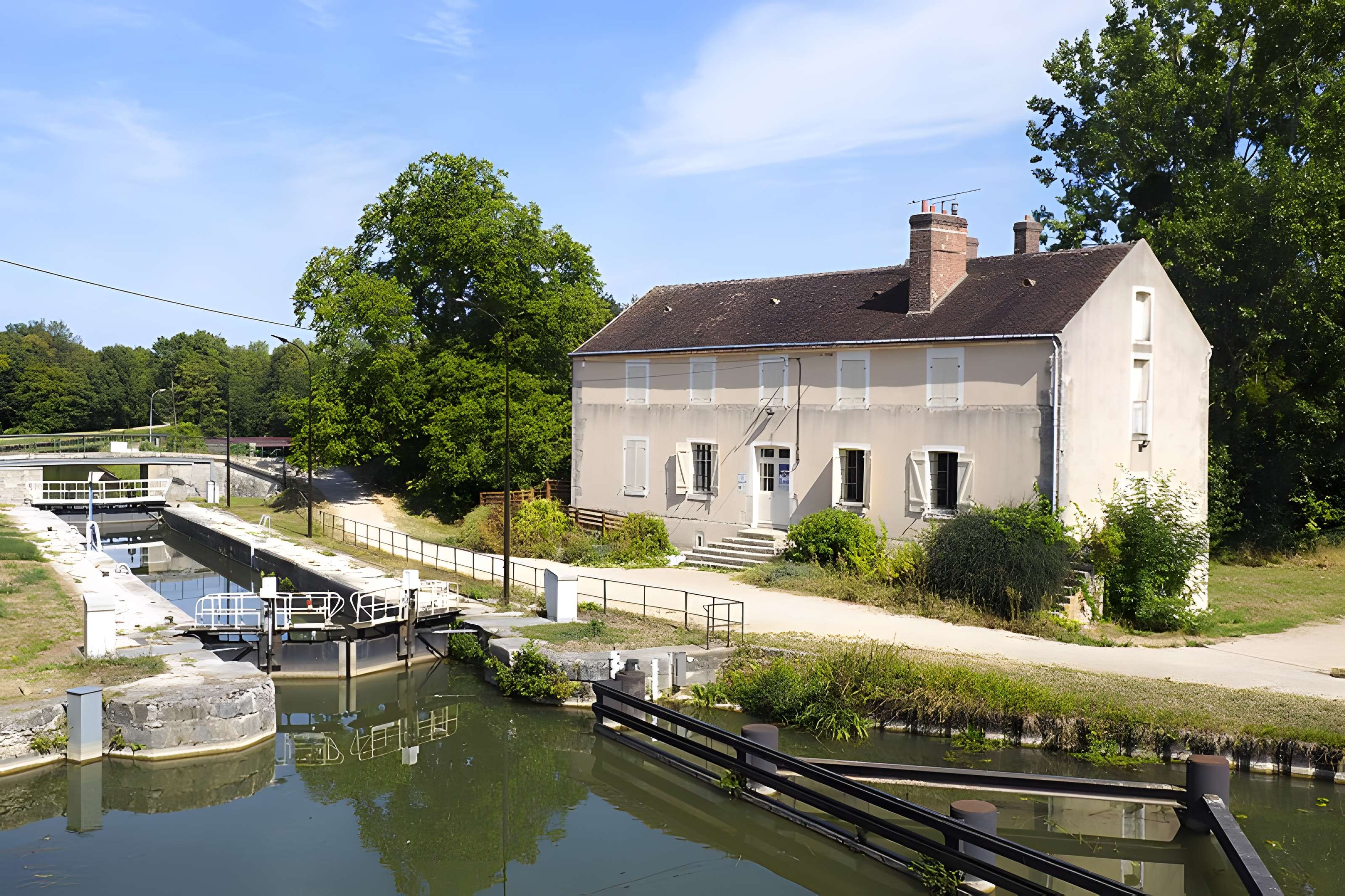 Site d'écluse de Buges