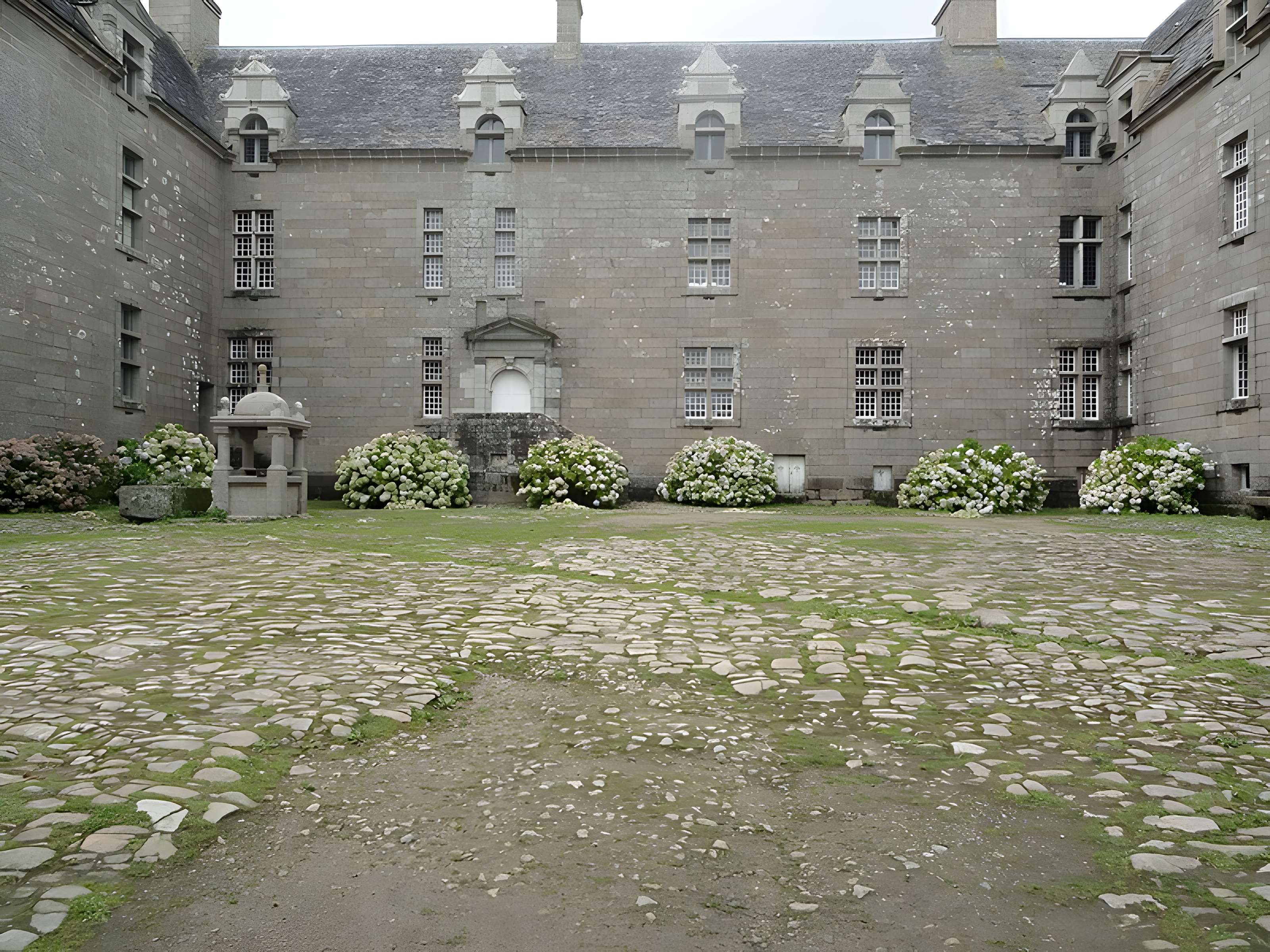 Château de Kergroadès