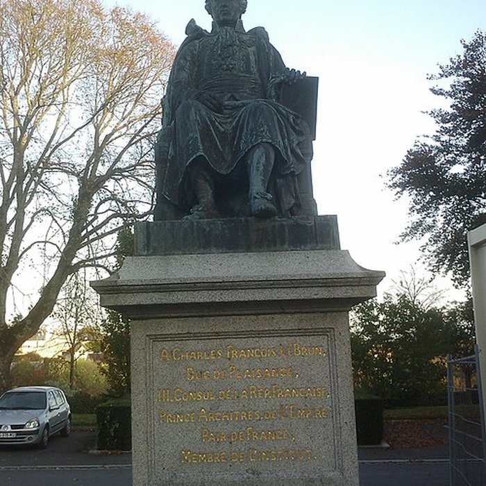 Photo de Statue de Charles-François Lebrun à Coutances