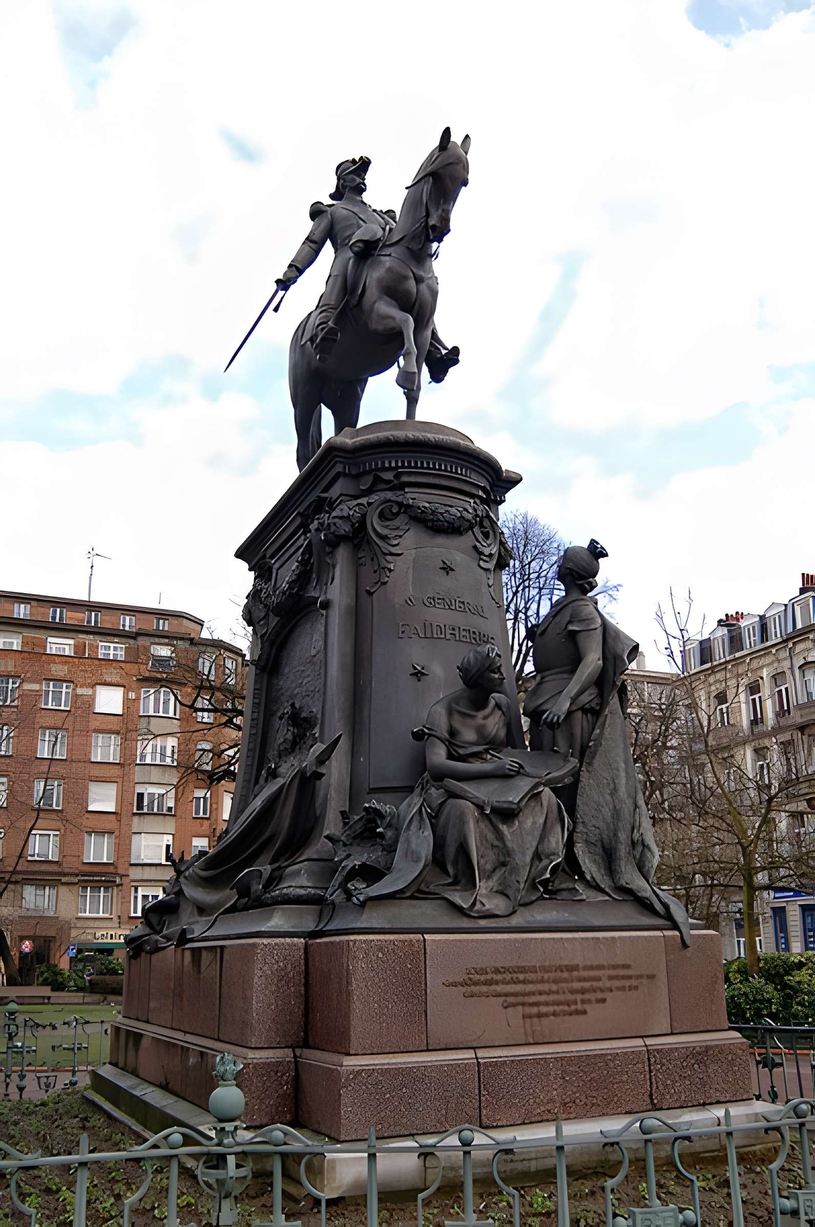Statue de Faidherbe à Lille