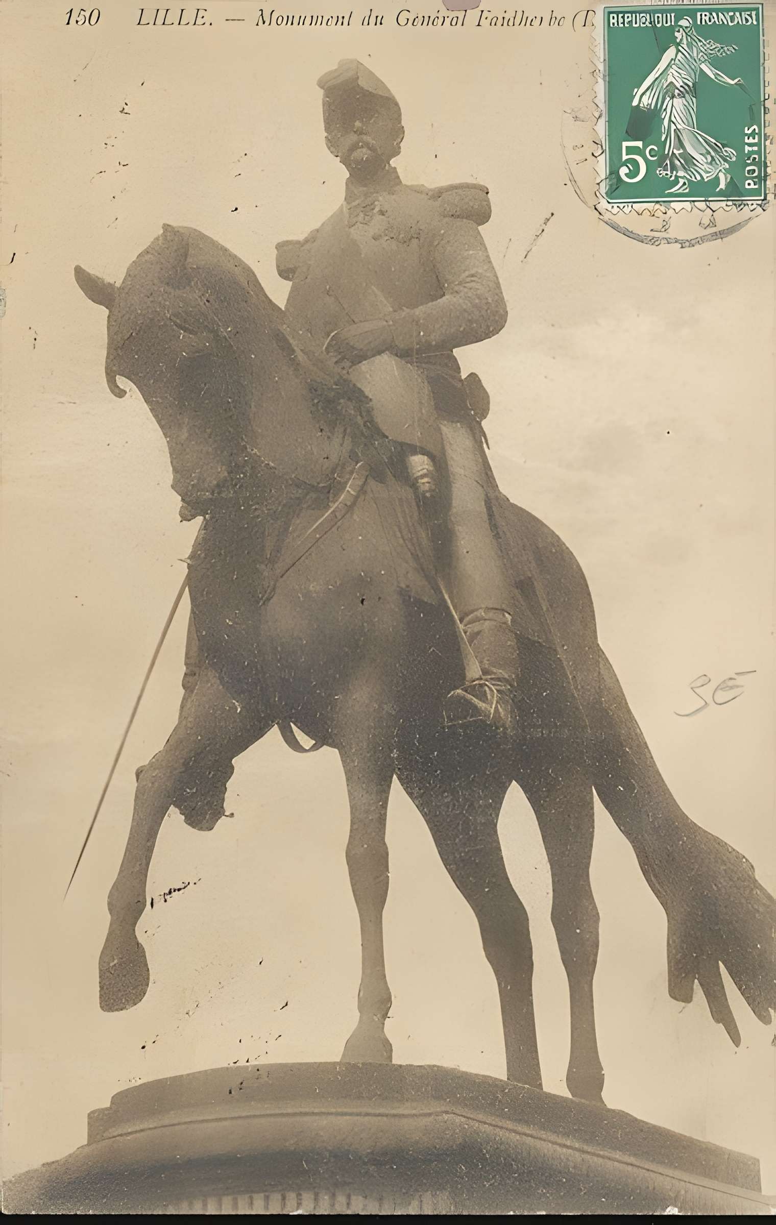 Statue de Faidherbe à Lille