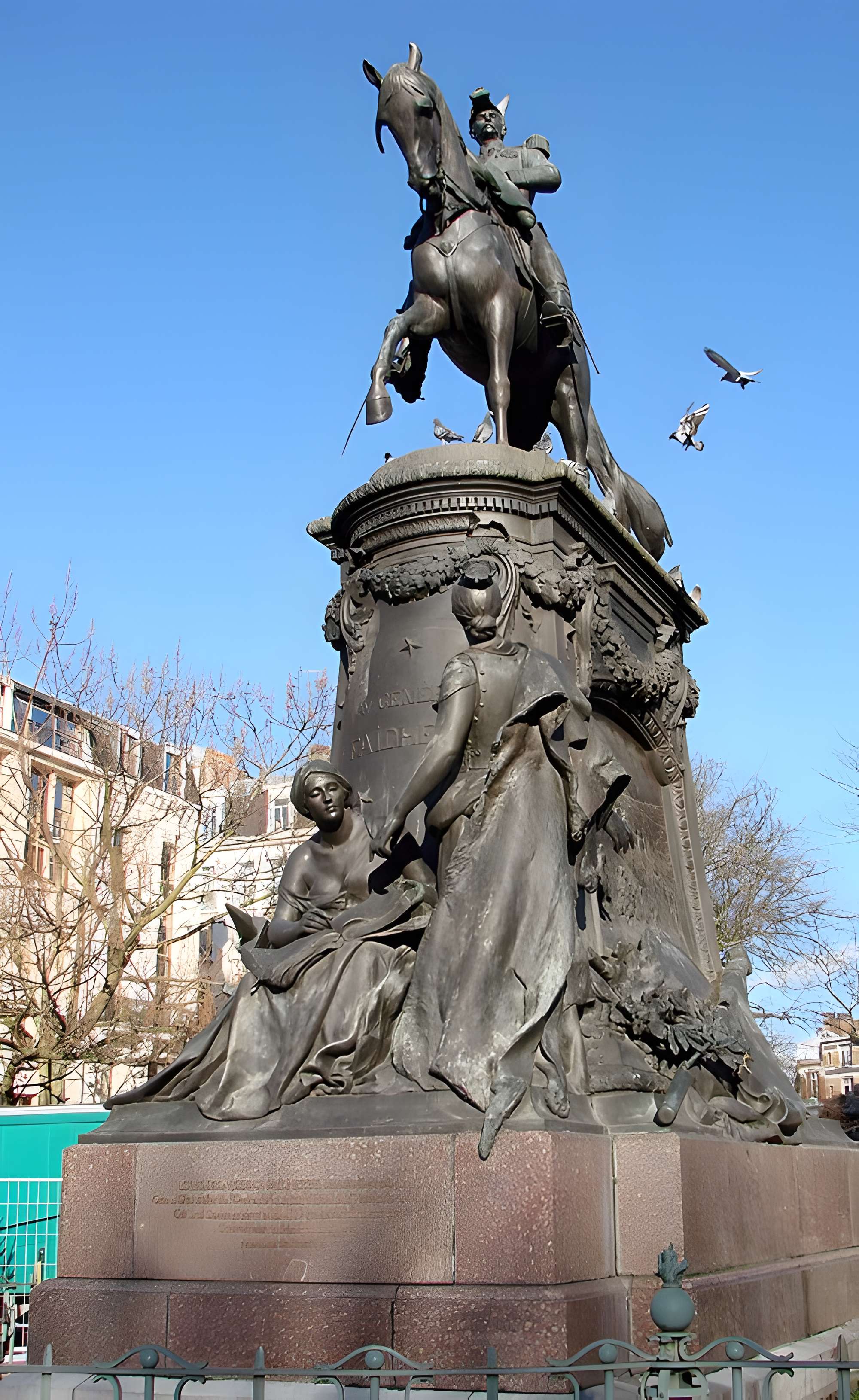 Statue de Faidherbe à Lille