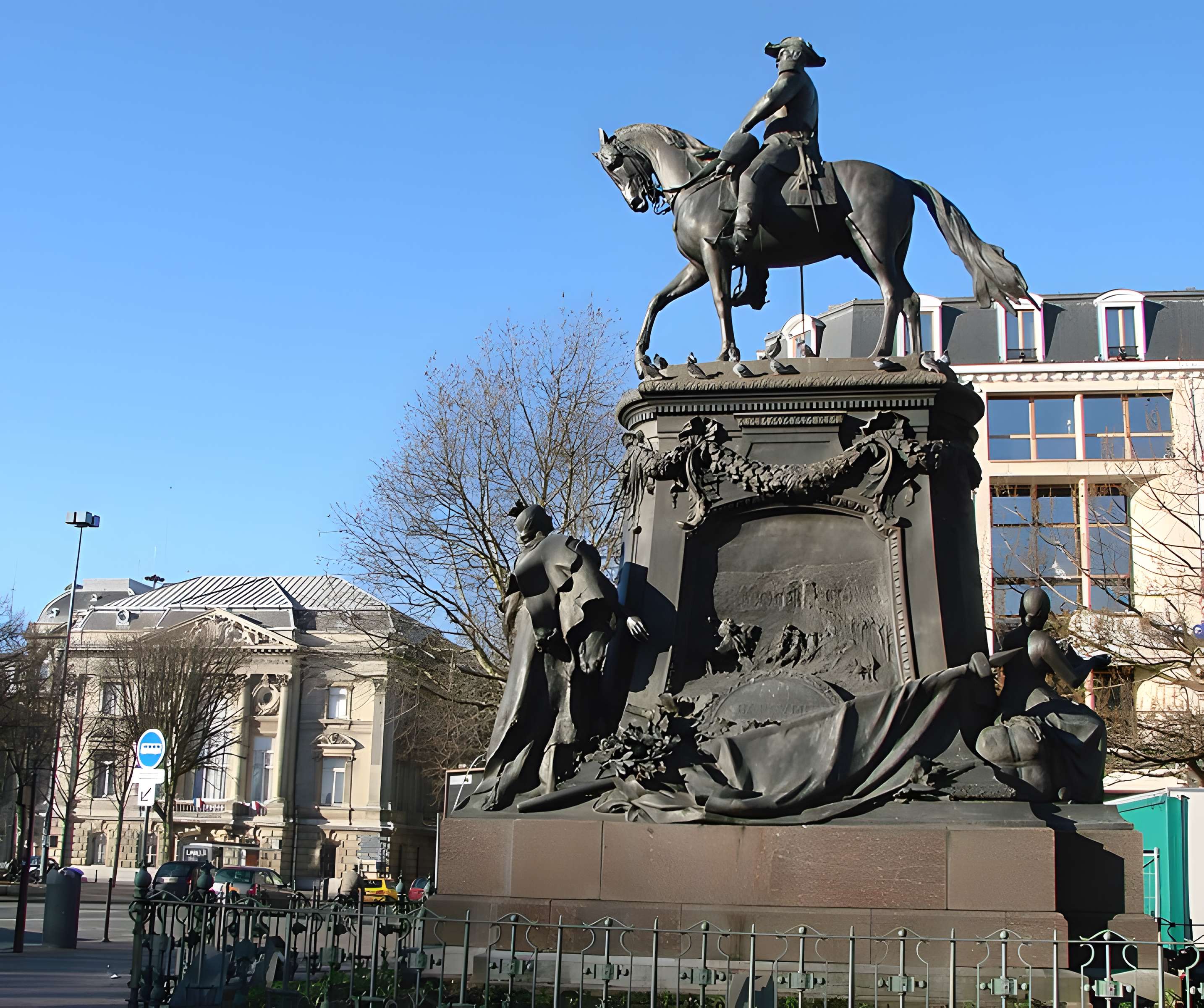 Statue de Faidherbe à Lille