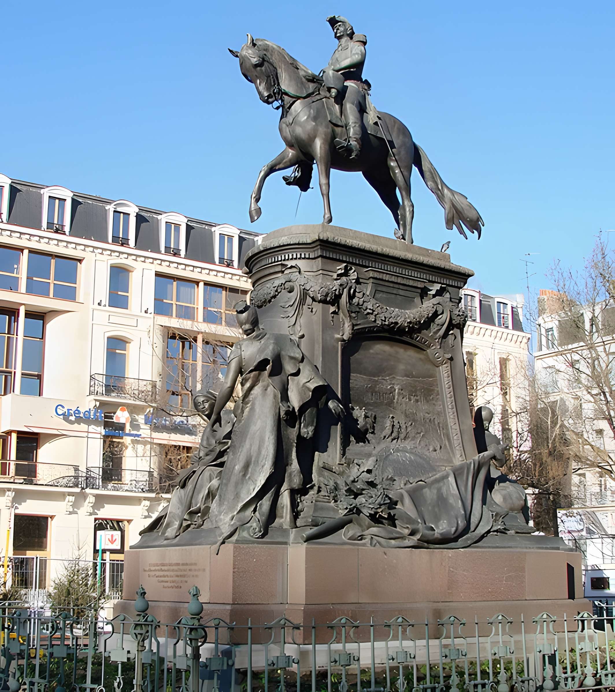 Statue de Faidherbe à Lille