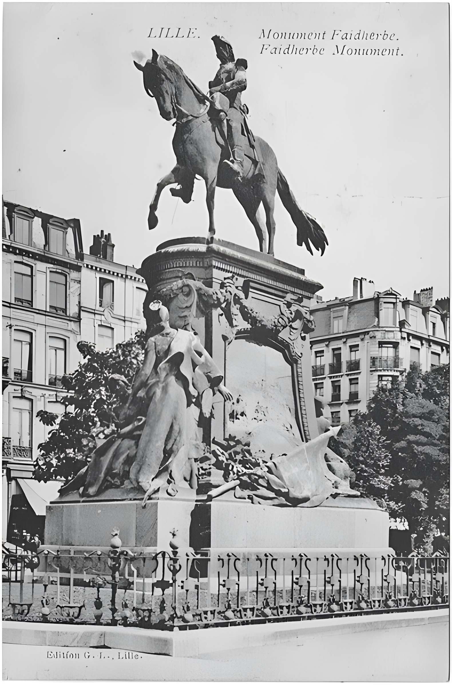 Statue de Faidherbe à Lille