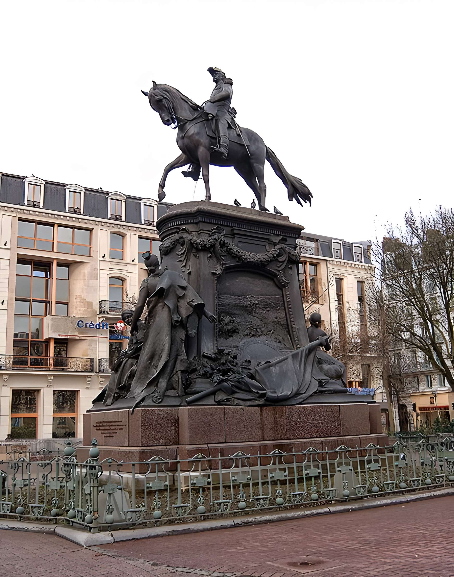 Statue de Faidherbe à Lille